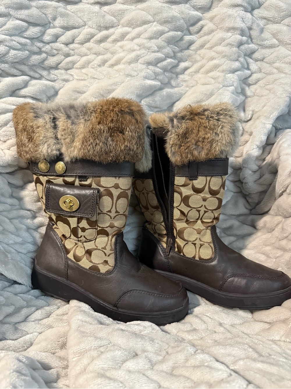 Coach Signature C Fur Trim Brown Winter Boots Leather Turnlock Size 7